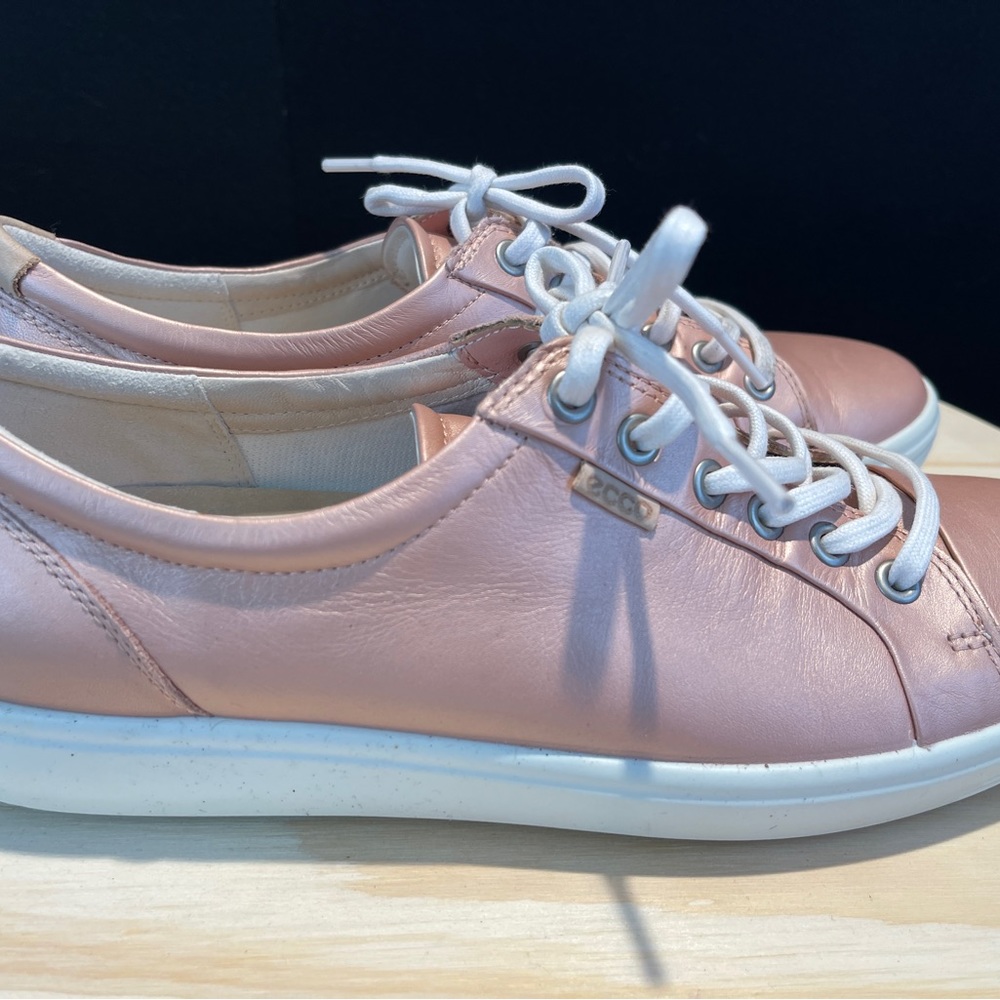 ECCO woman metalic rose gold snikers size eu 41 US 10 - Picture 8 of 14